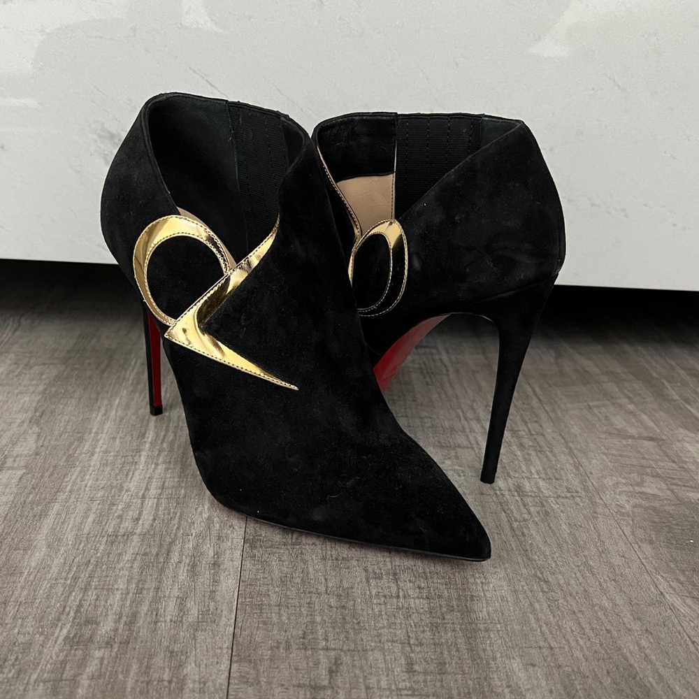 CHRISTIAN LOUBOUTIN Black and Gold 100mm Specchio Ankel Boots/Booties